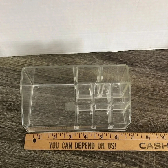 Clear Acrylic  Organizer - Picture 4 of 7